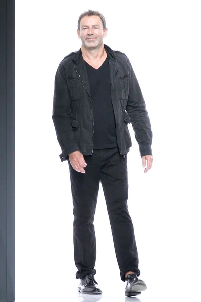 Look 49